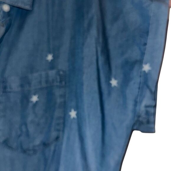 Thread & Supply Blue Star Print Button-up Chambray Frayed Hem Shirt Ladies Large - Picture 3 of 11